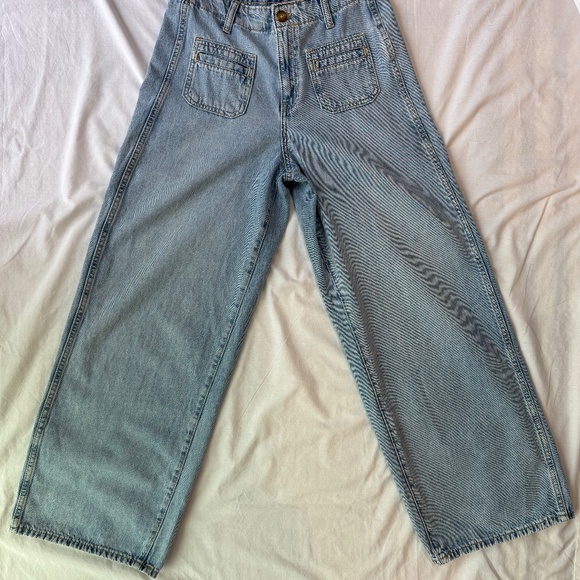 Front Pocket Wide Leg Jeans | Size 4 | Old Navy - Picture 2 of 7